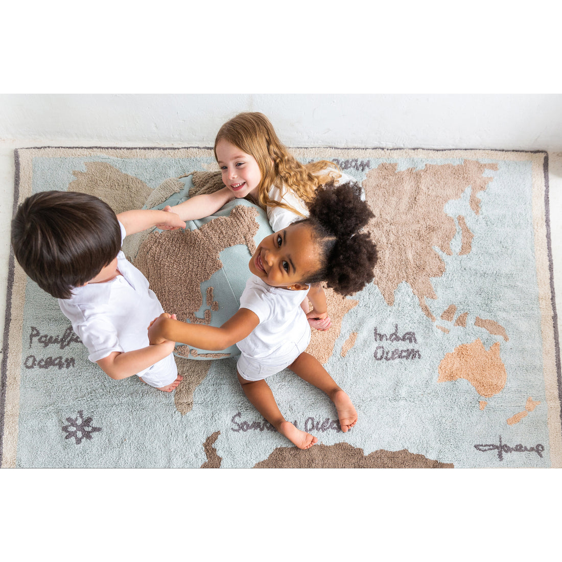 lorena-canals-back-to-school-world-map-machine-washable-pouffe- (44)