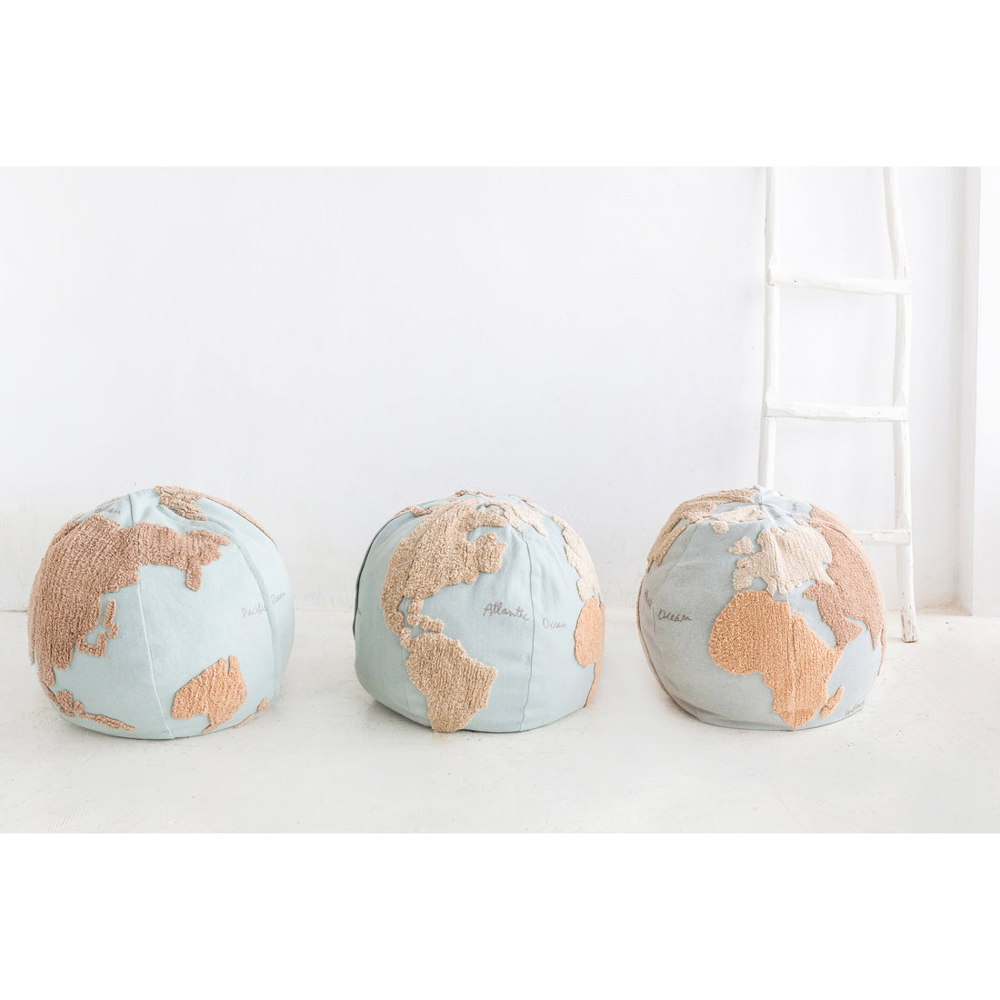 lorena-canals-back-to-school-world-map-machine-washable-pouffe- (8)