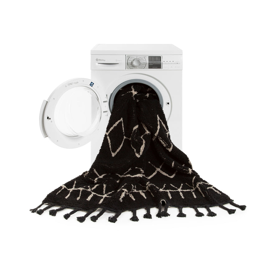 lorena-canals-black-&-white-bereber-black-machine-washable-rug- (6)