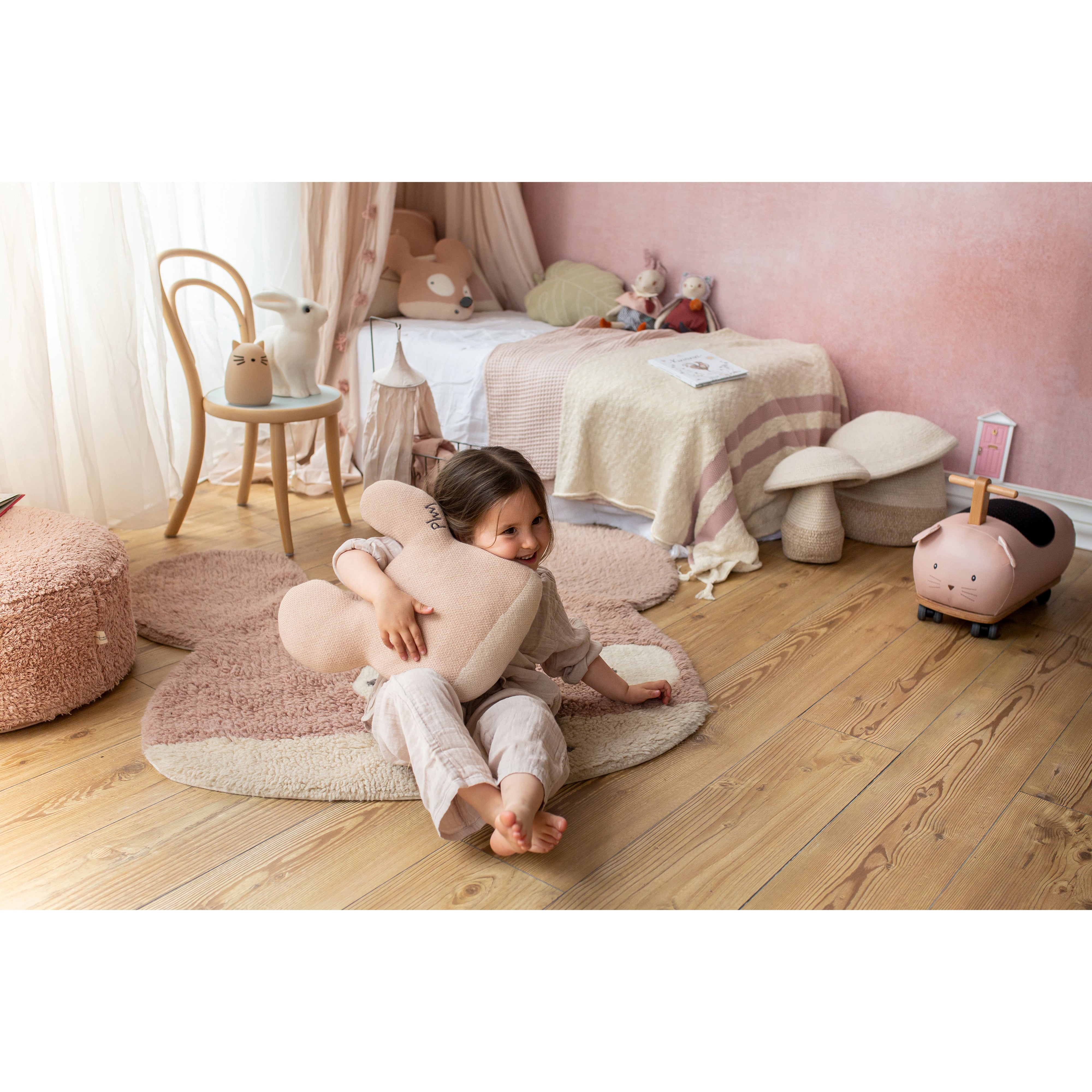 lorena-canals-miss-mighty-mouse-machine-washable-knitted-cushion- (12)