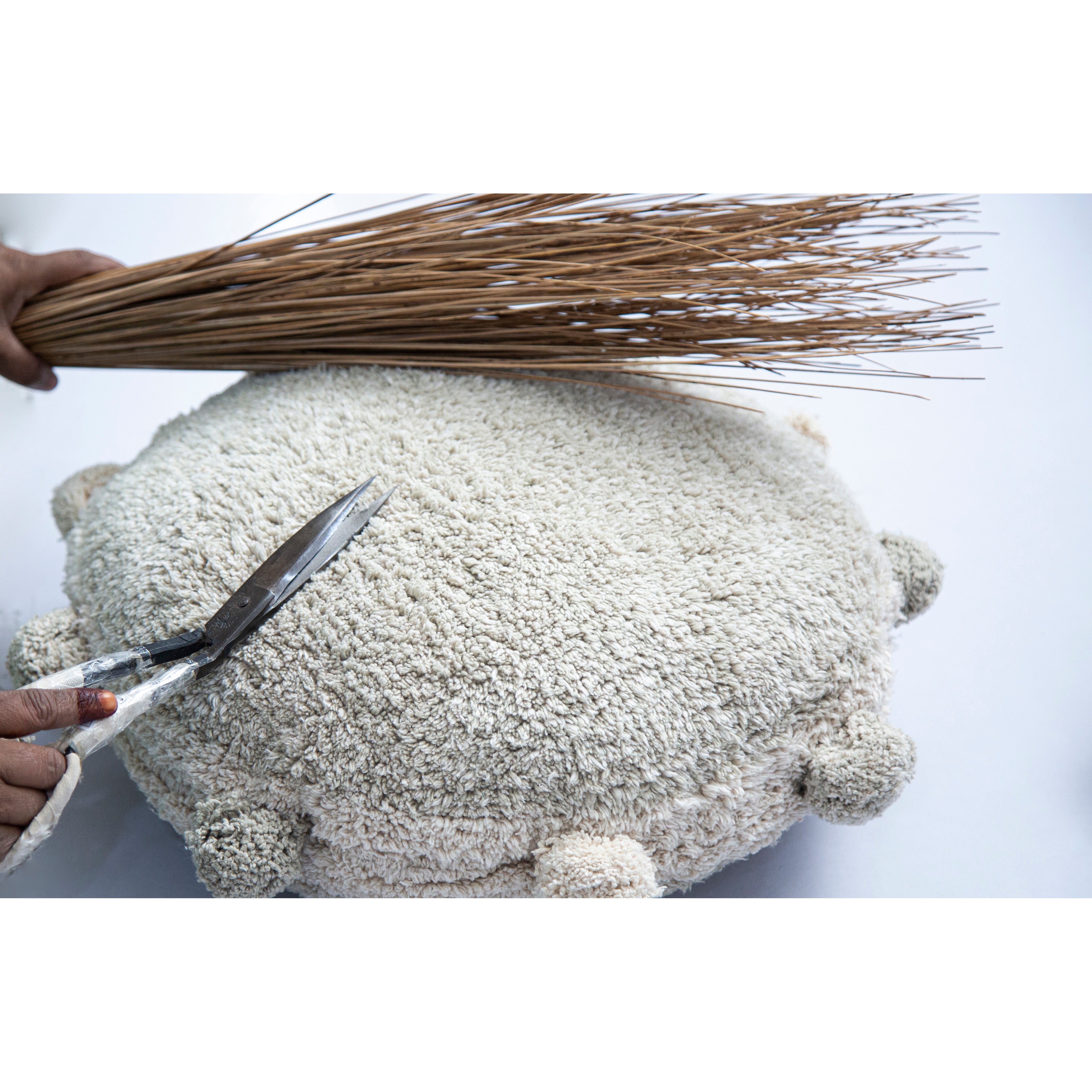 lorena-canals-re-edition-bubbly-olive-machine-washable-floor-cushion- (6)