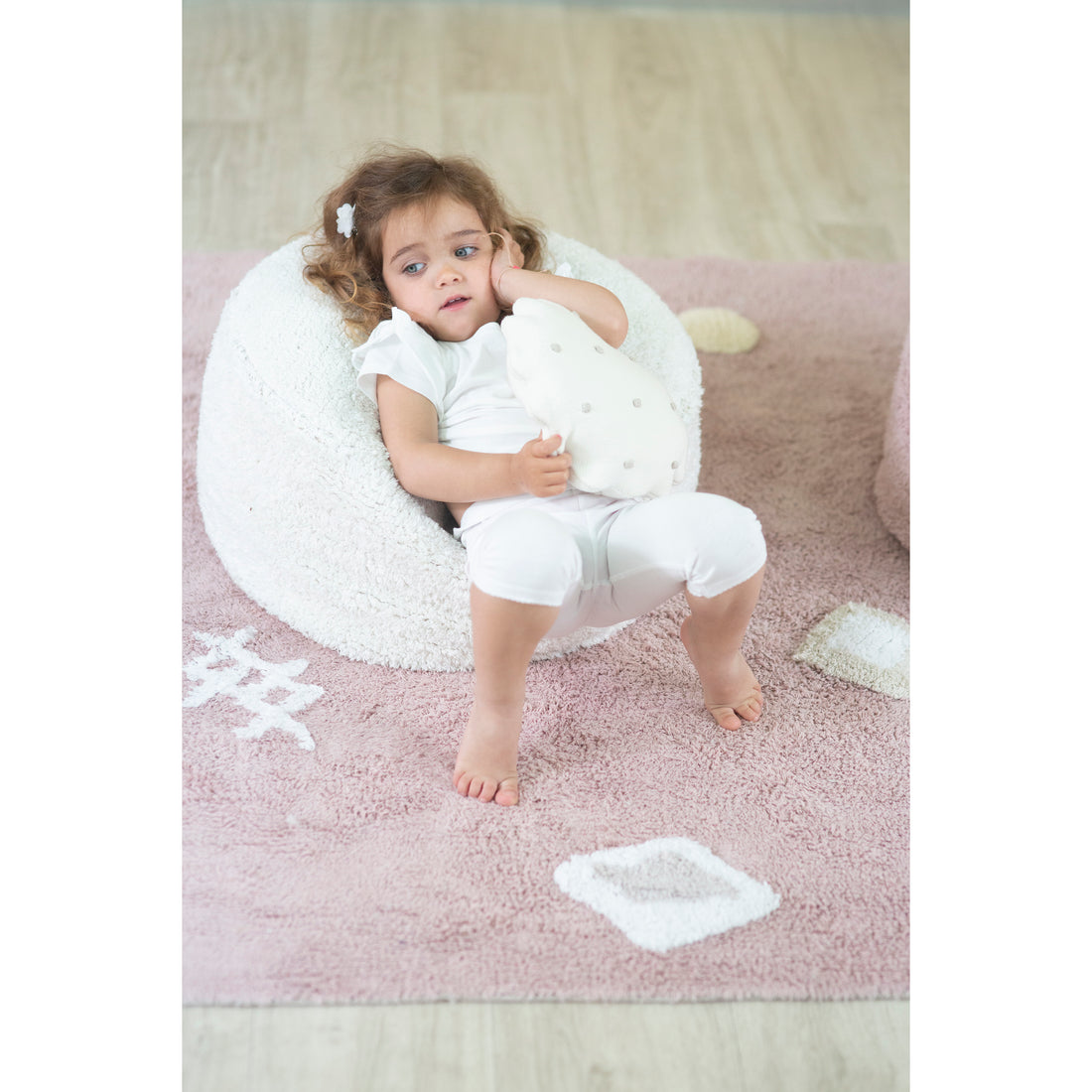 lorena-canals-round-biscuit-ivory-machine-washable-knitted-cushion- (8)