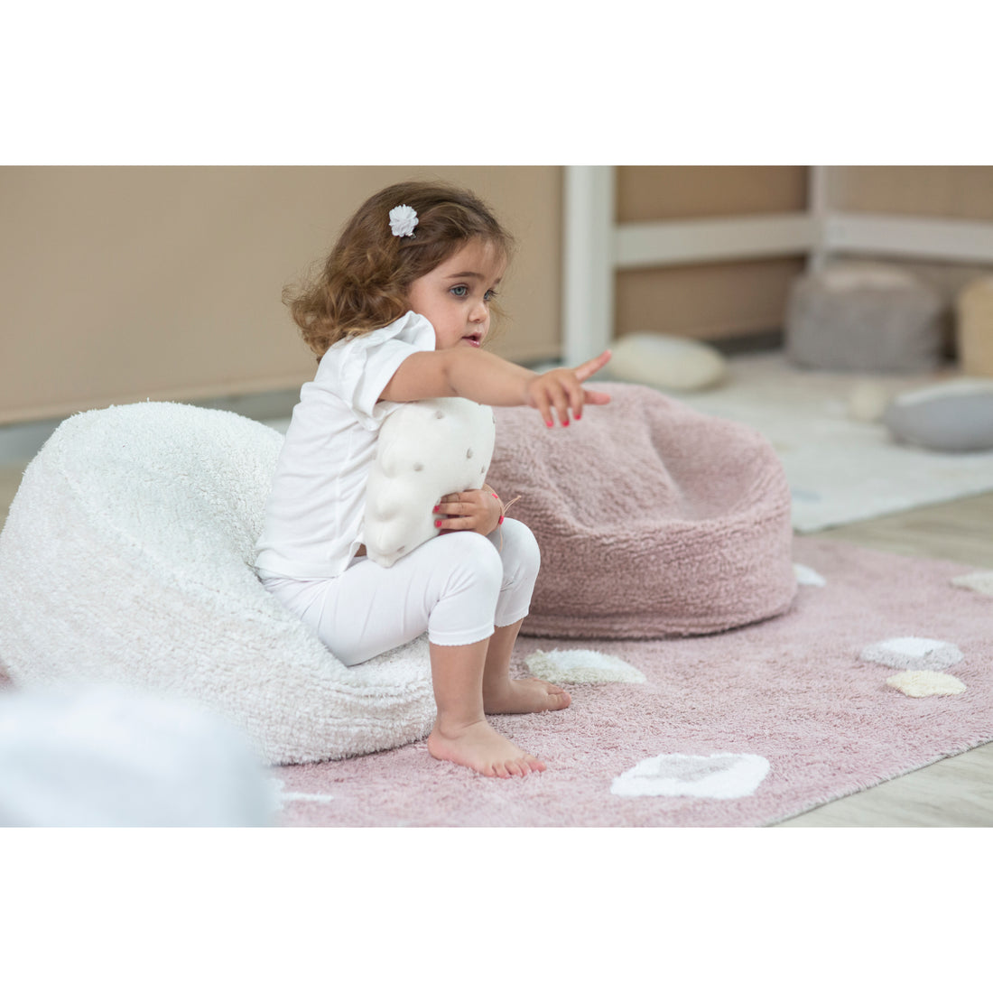 lorena-canals-round-biscuit-ivory-machine-washable-knitted-cushion- (11)