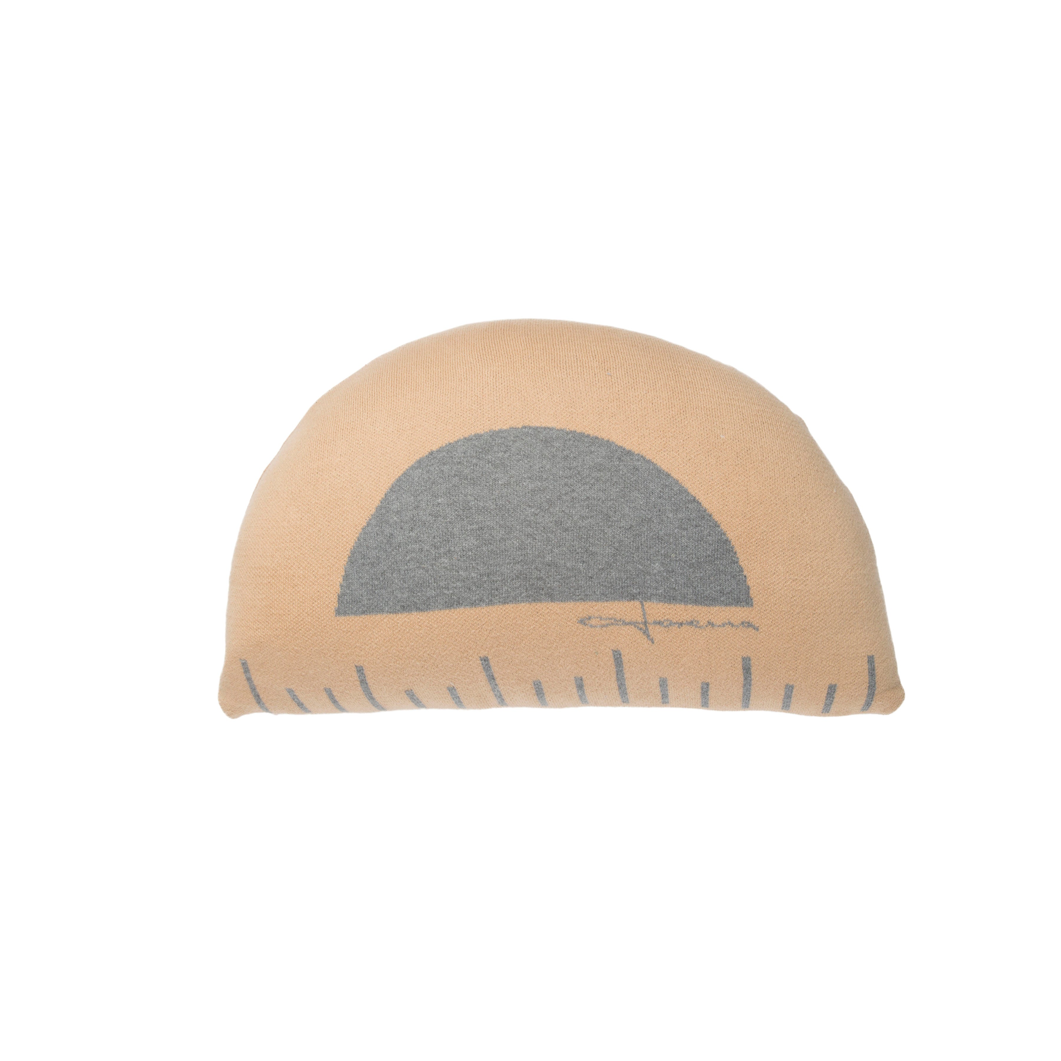 lorena-canals-ruler-machine-washable-knitted-cushion- (1)