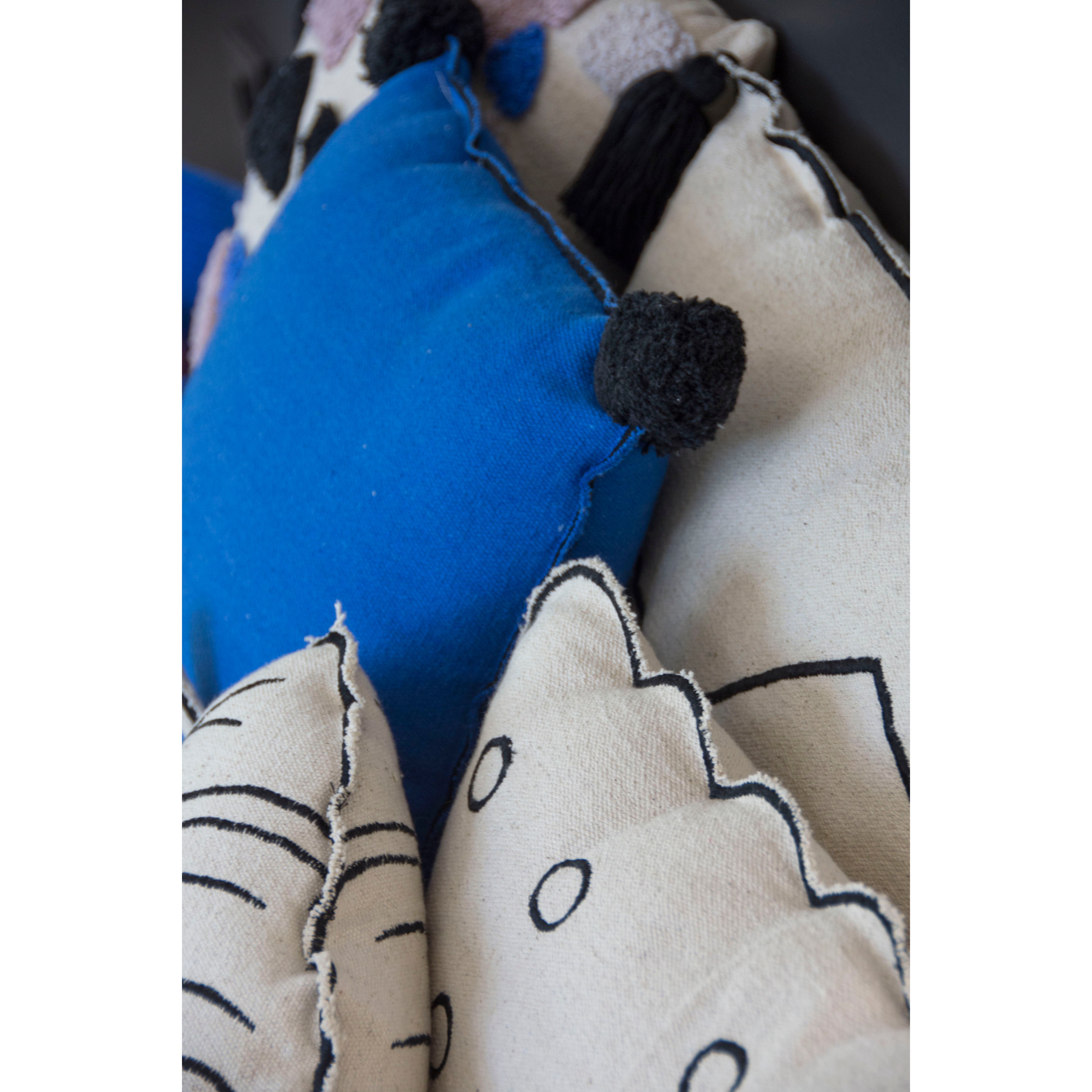 lorena-canals-square-klein-machine-washable-cushion- (7)