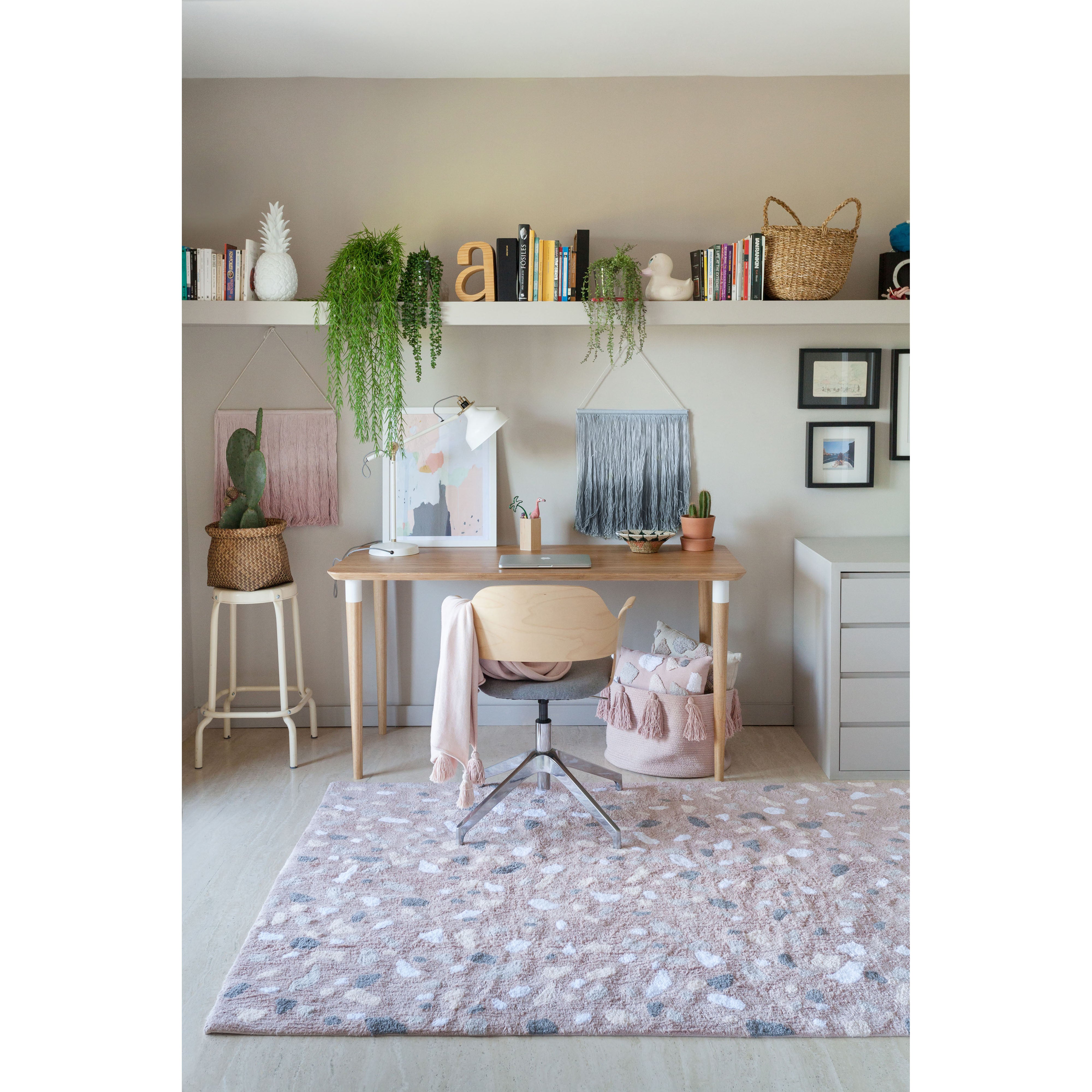 lorena-canals-terrazzo-rose-quartz-machine-washable-rug- (8)