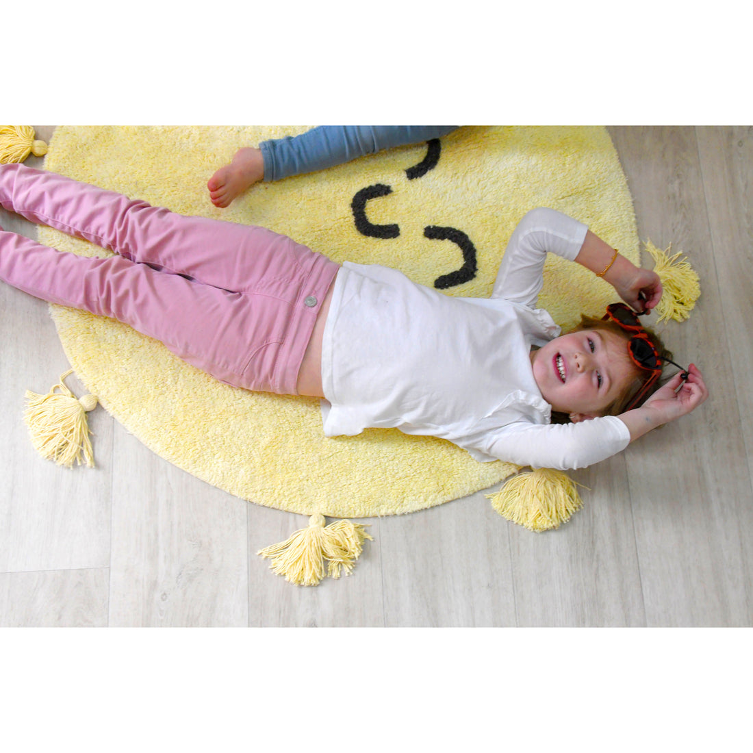 lorena-canals-you're-my-sunshine- (9)