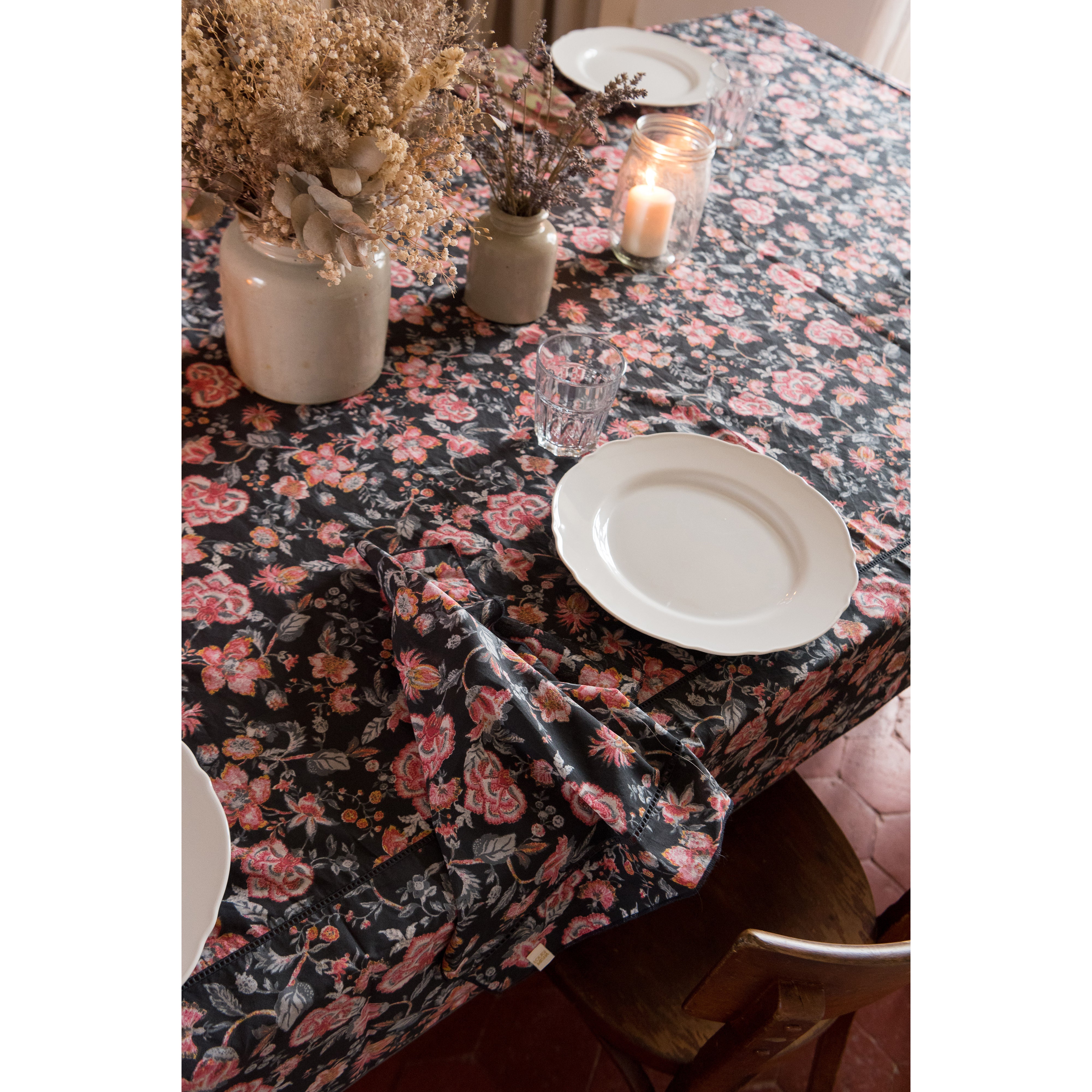 louise-misha-table-napkin-carlotta-charcoal-tpical-loon-mish-w22t0424-khaki-os- (6)
