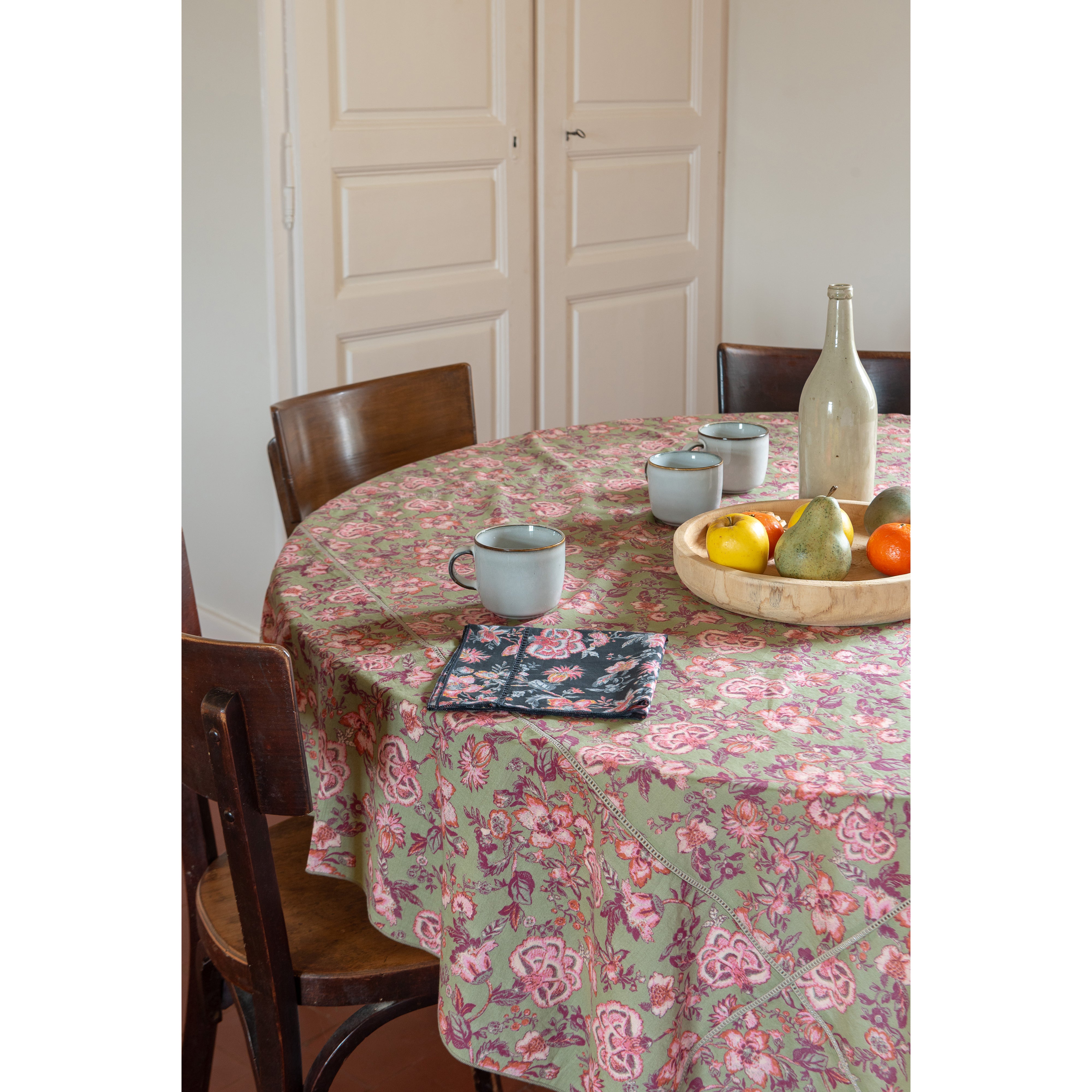 louise-misha-table-napkin-carlotta-charcoal-tpical-loon-mish-w22t0424-khaki-os- (8)