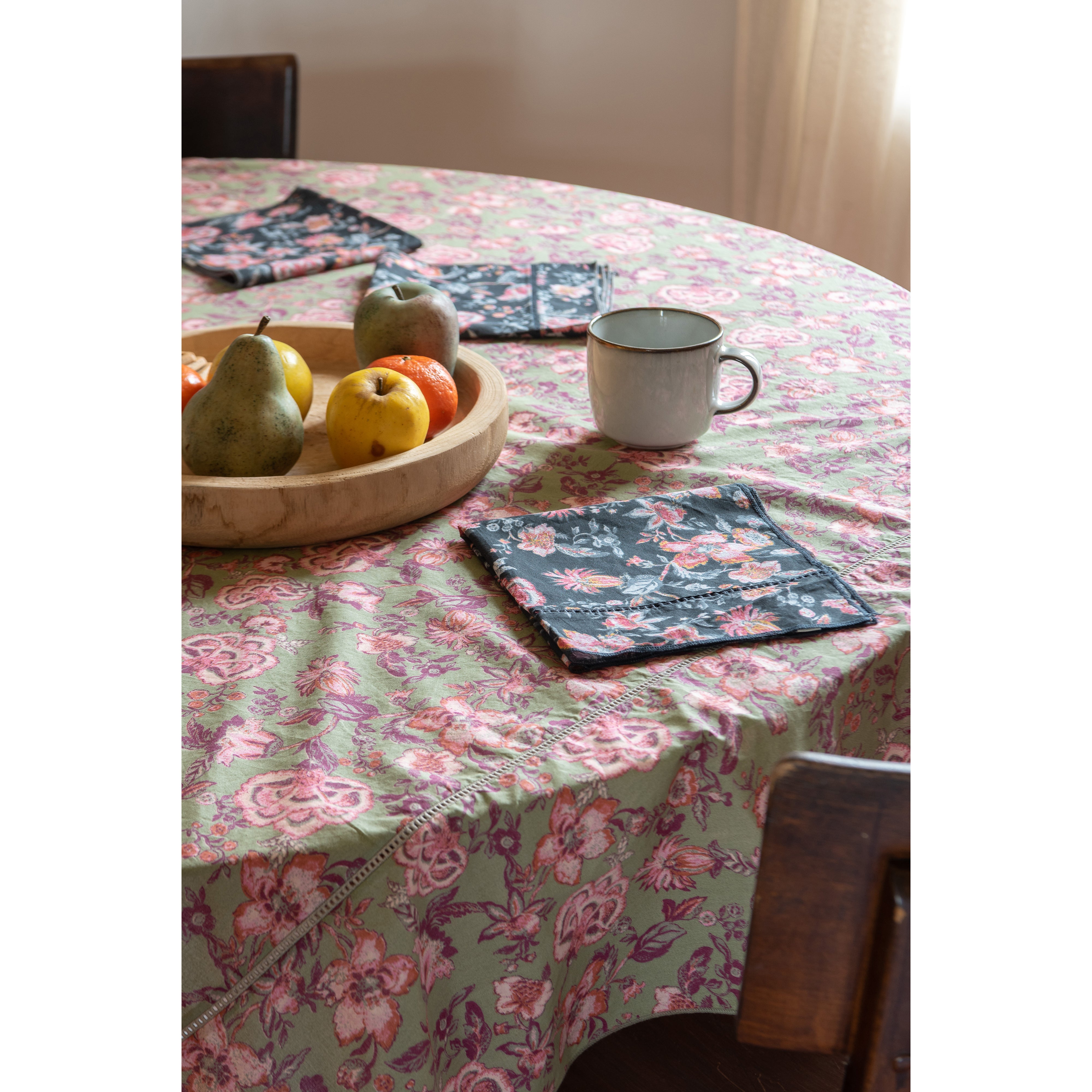 louise-misha-table-napkin-carlotta-charcoal-tpical-loon-mish-w22t0424-khaki-os- (9)