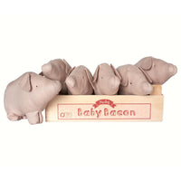 maileg-baby-bacon-box-incl.-6-pigs-01