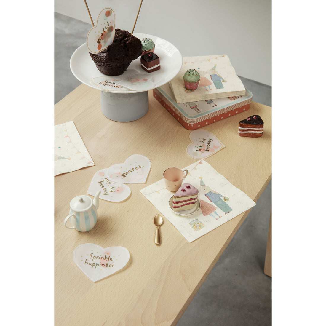 maileg-cake-set-in-suitcase- (12)