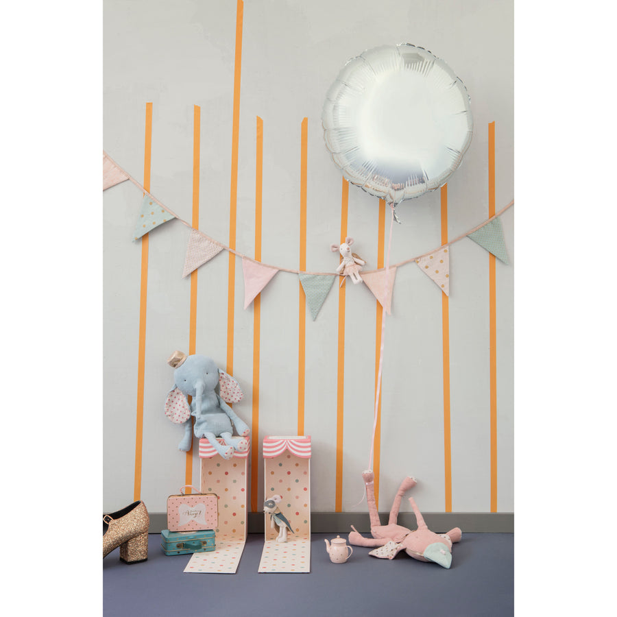 maileg-circus-friends-elephant-with-hat-blue- (3)