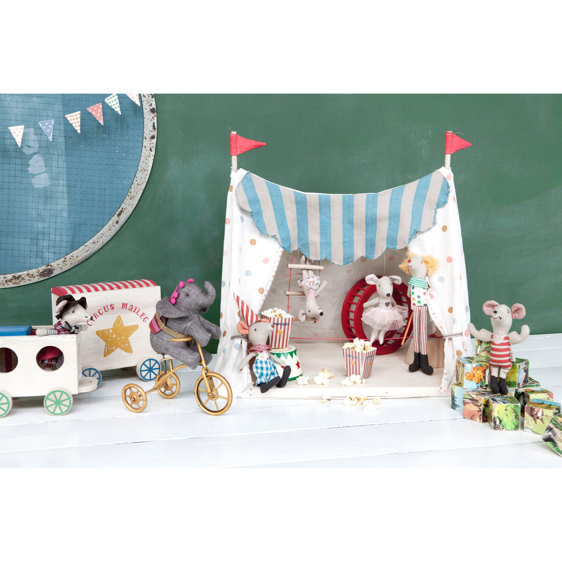 maileg circus tent Maileg Circus with 3 Circus Mouse – Petit Bazaar