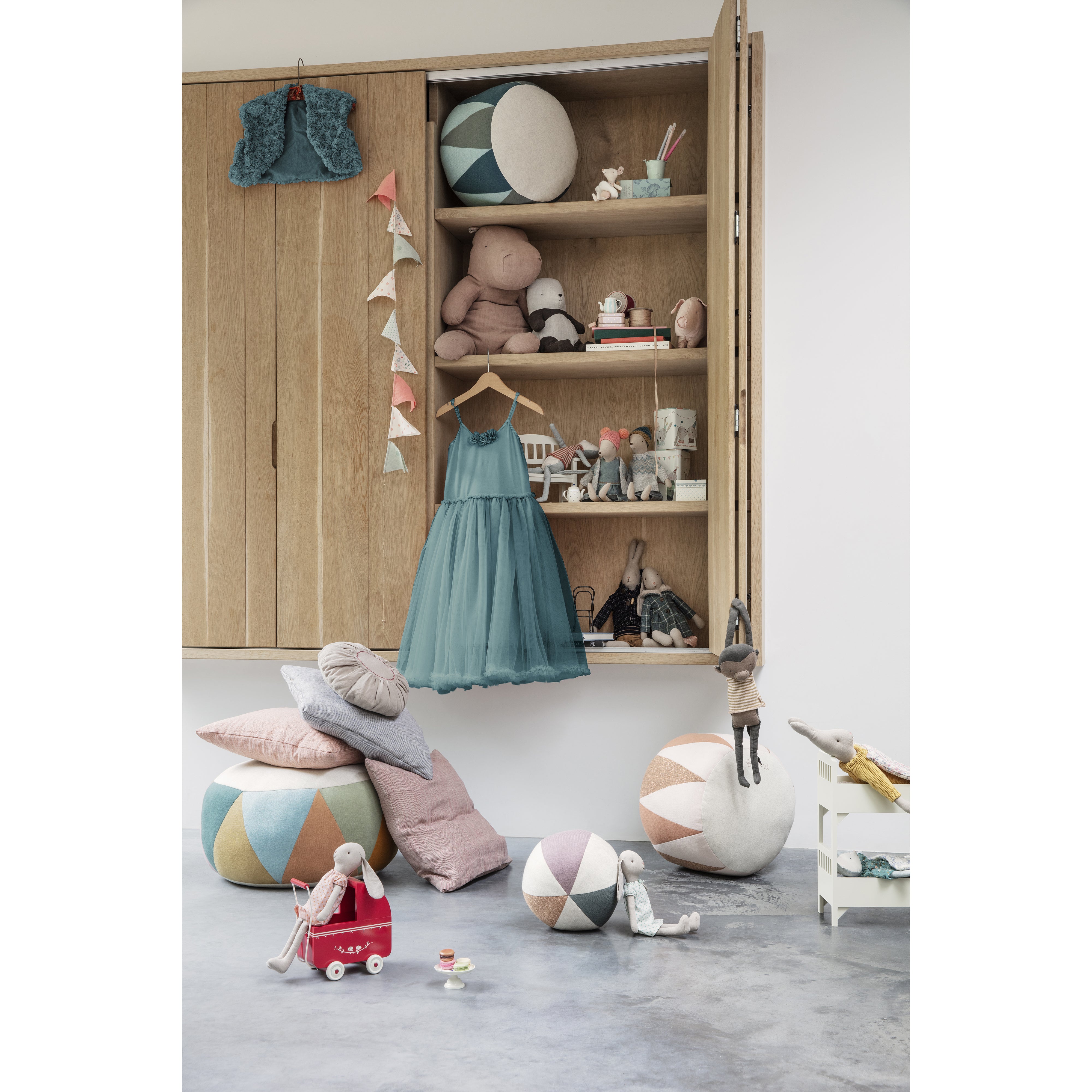 maileg-cushion-round-flower-circle- (5)