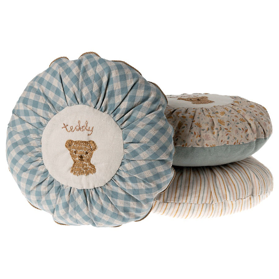 maileg-cushion-round-small-teddy-checked-mail-19252600- (2)