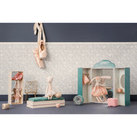 maileg-dancing-ballerina-bunny-in-tube- (3)