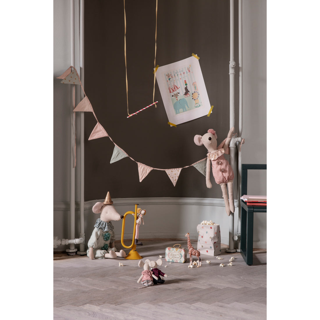 maileg-gift-bag-with-multi-dots-small- (6)