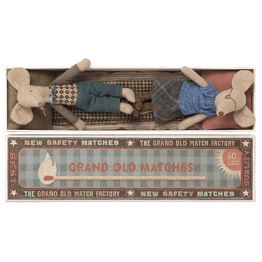 maileg-grandma-and-grandpa-mice-mail-16174301- (1)