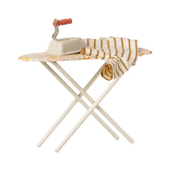 maileg-iron-&-ironing-board- (2)