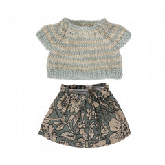 maileg-knitted-sweater-and-skirt-for-big-sister-mouse-mail-17221302- (1)
