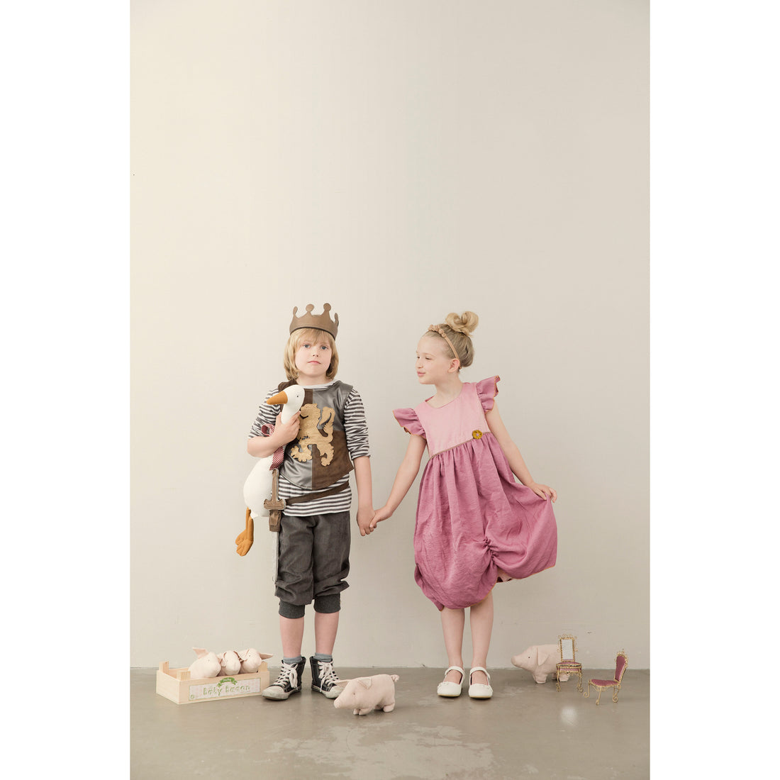 maileg-baby-bacon-box-incl.-6-pigs-02