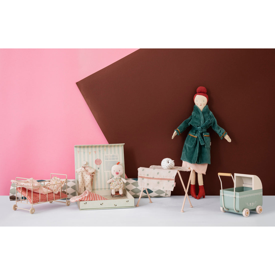 maileg-metal-baby-cot-micro- (2)