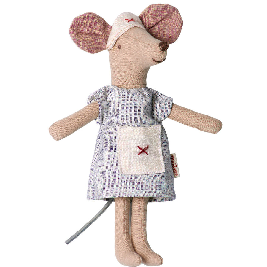maileg-micro-nurse-and-doctor-suitcase-02