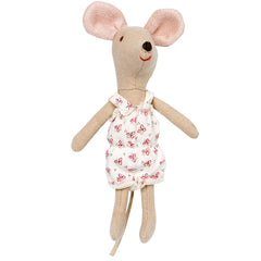 maileg-mouse-big-sister-in-underwear-01