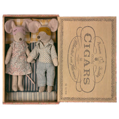 maileg-mum-&-dad-mice-in-cigar-box- (1)