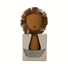 maileg-noahs-friends-lion-rattle-02