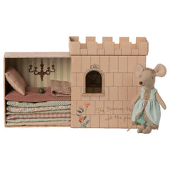 maileg-princess-and-the-pea-big-sister-mouse-mail-16173501- (1)