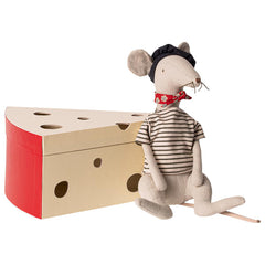 maileg-rat-in-cheese-box-light-grey-1