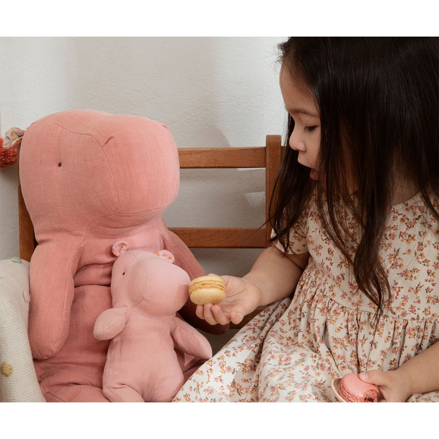 maileg-safari-friends-small-hippo-misty-rose-mail-16260001- (2)