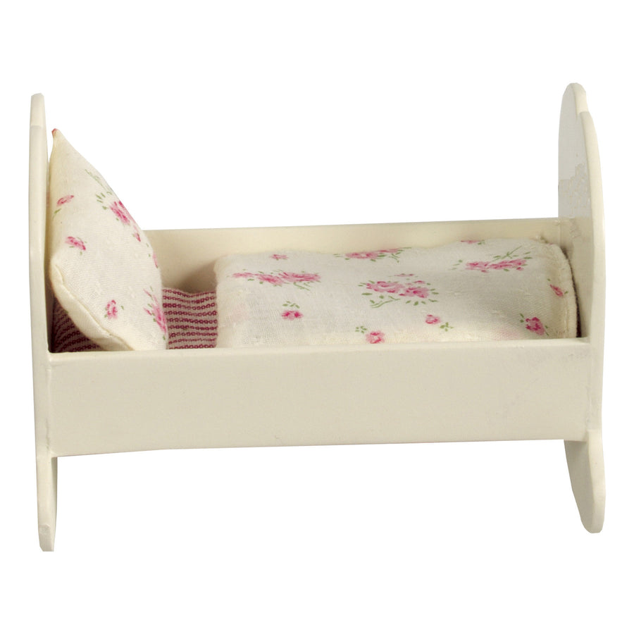 maileg-small-wooden-cradle-white- (1)