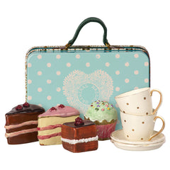 maileg-suitcase-with-cakes-&-tableware-for-2- (1)