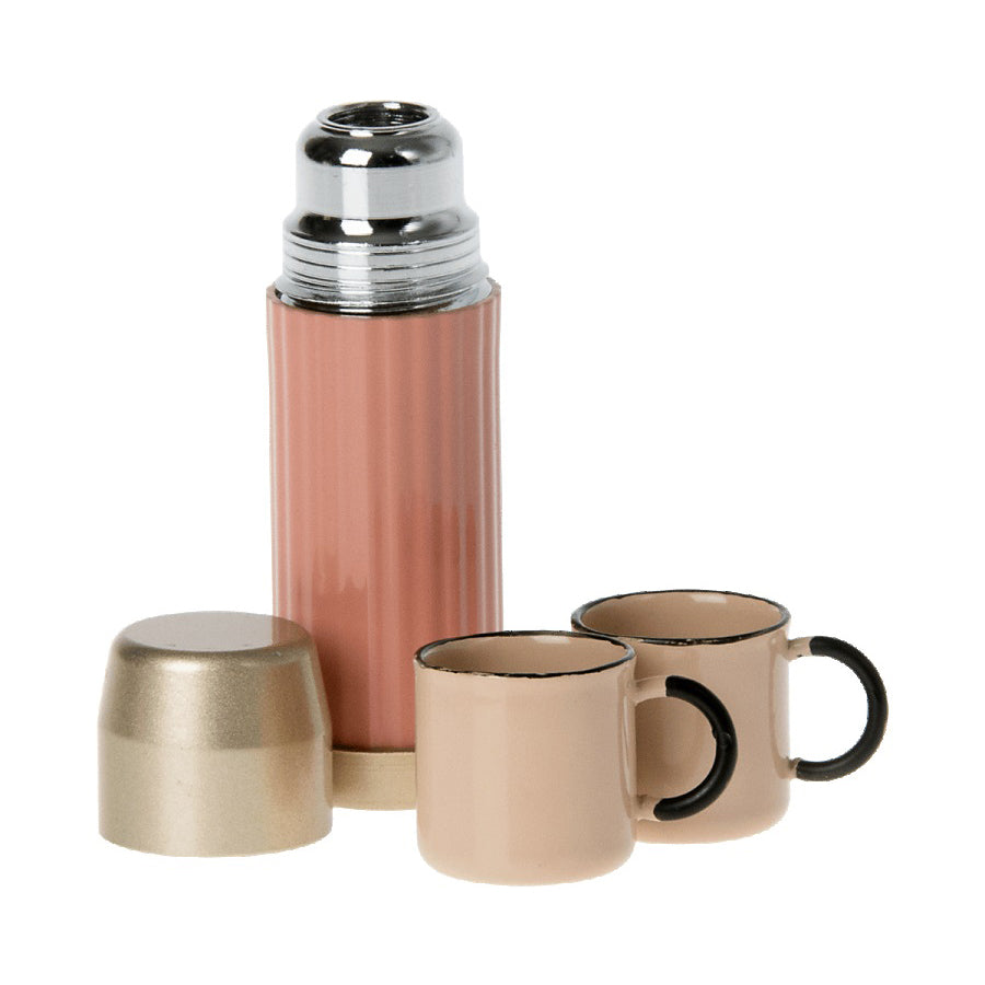 maileg-thermos-and-cups-soft-coral-mail-11211401- (1)
