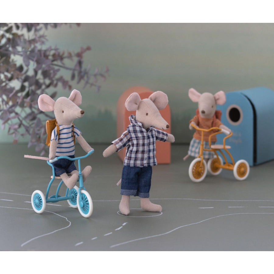 maileg-tricycle-mouse-big-brother-with-bag-mail-17320500