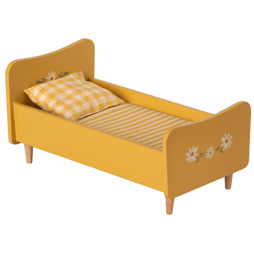 maileg-wooden-bed-mini-yellow- (1)