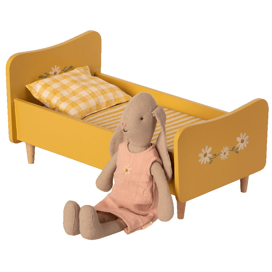 maileg-wooden-bed-mini-yellow- (2)