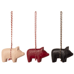 maileg-wooden-pig-ornament-3-ass- (1)