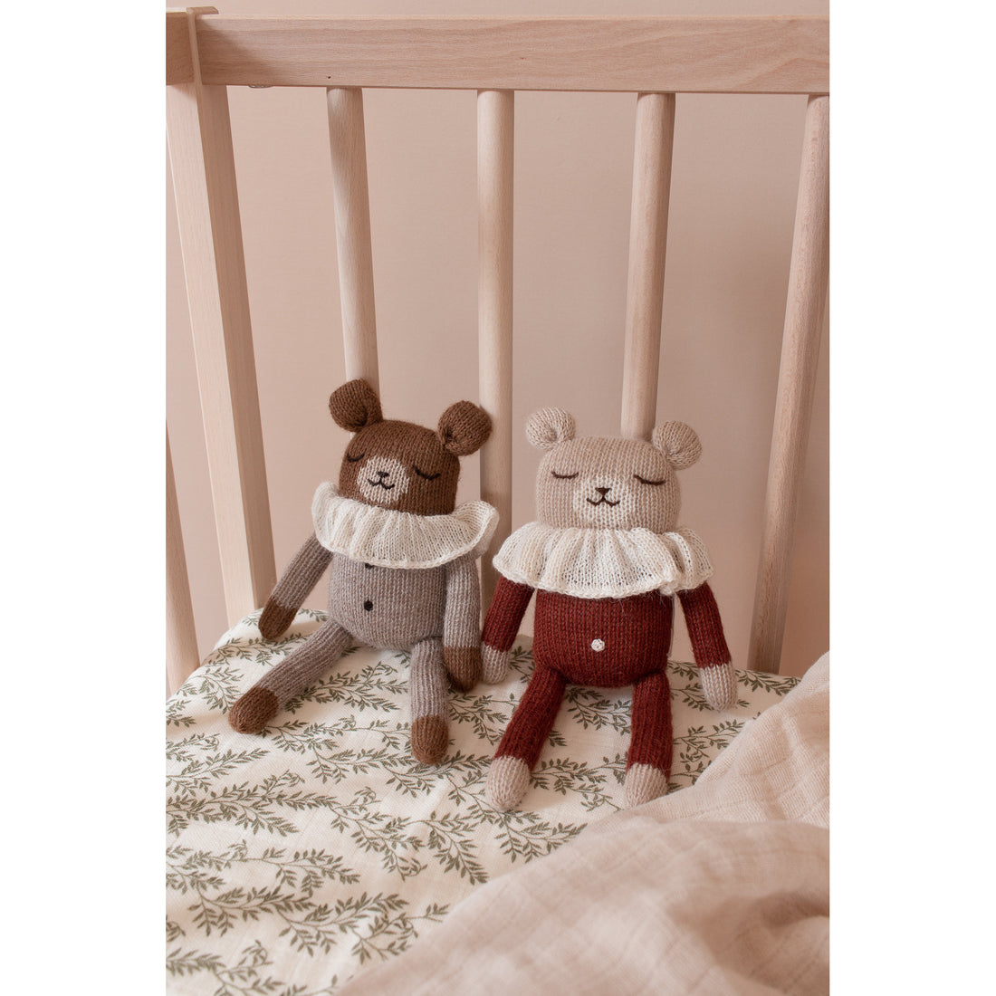 main-sauvage-knit-toy-big-teddy-sienna-pyjamas-main-stbtesipy- (4)