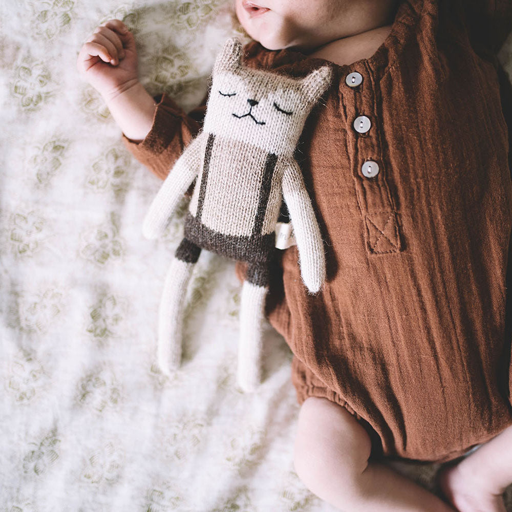main-sauvage-knit-toy-fawn-overalls-main-stfawover- (4)