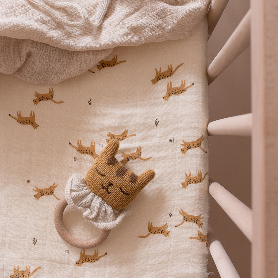 main-sauvage-teething-ring-tiger-main-tetigmust- (4)