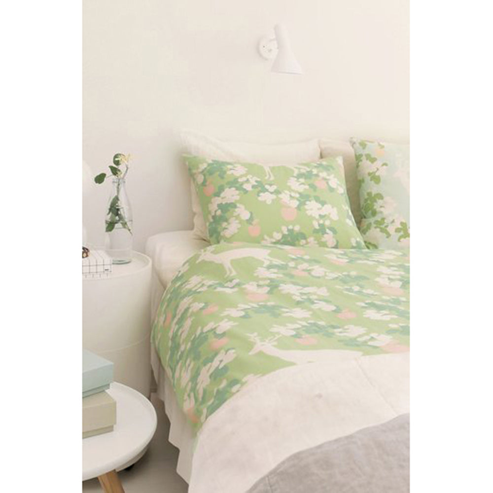 majvillan-cushion-cover-apple-garden-green - (2)
