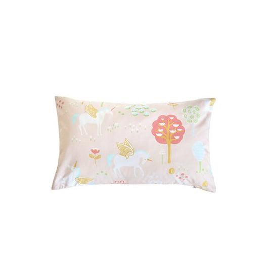 majvillan-cushion-cover-true-unicorns-pink- (1)