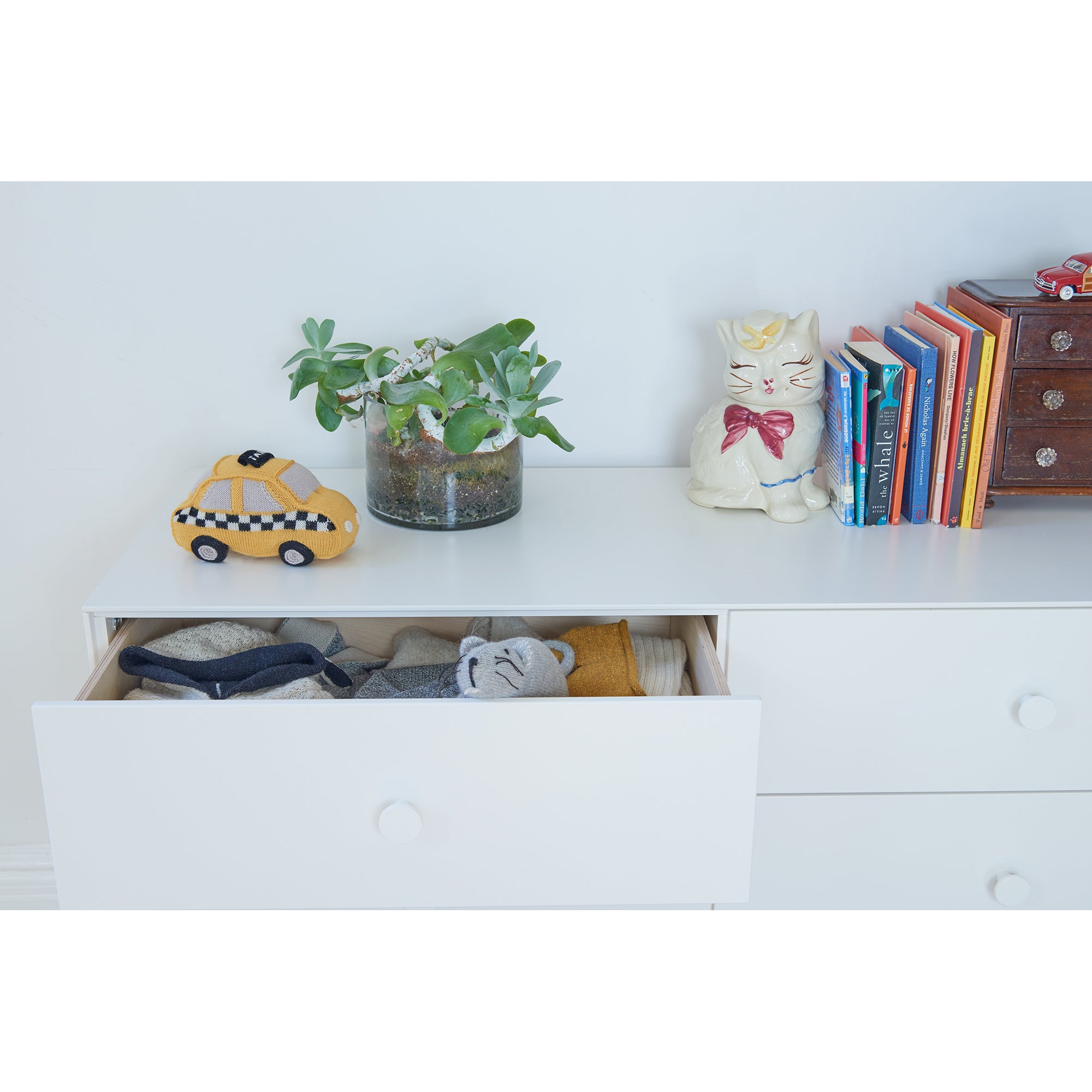 Oeuf Merlin 6 Drawer Dresser White (Pre-Order; Est. Delivery in 2-3 Months)