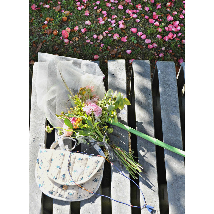 minina-loves-bag-half-moon-telma-blue-flowers- (2)