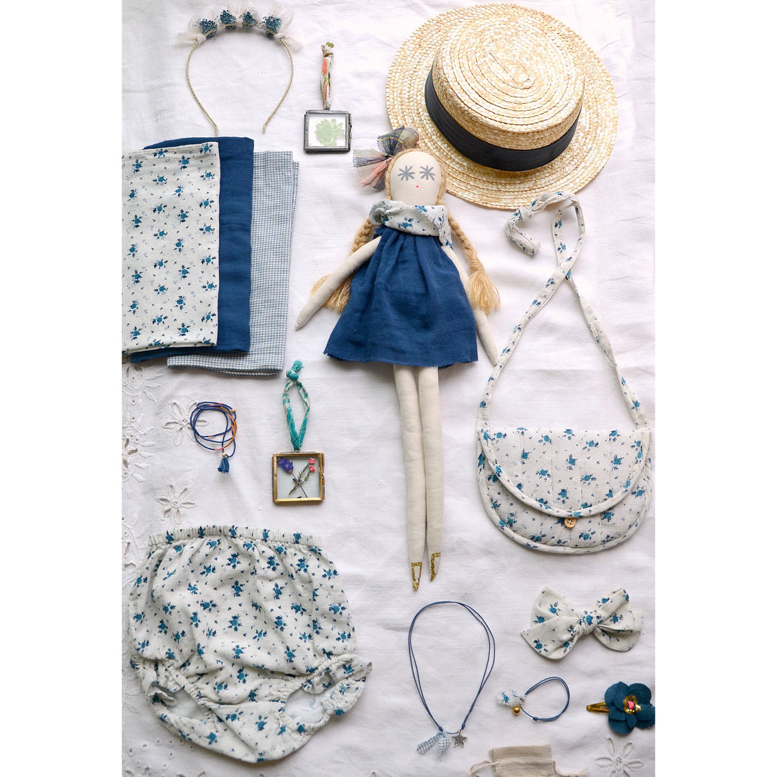 minina-loves-bag-half-moon-telma-blue-flowers- (3)