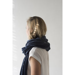 monk-&-anna-super-long-scarf-velvet-blue-01